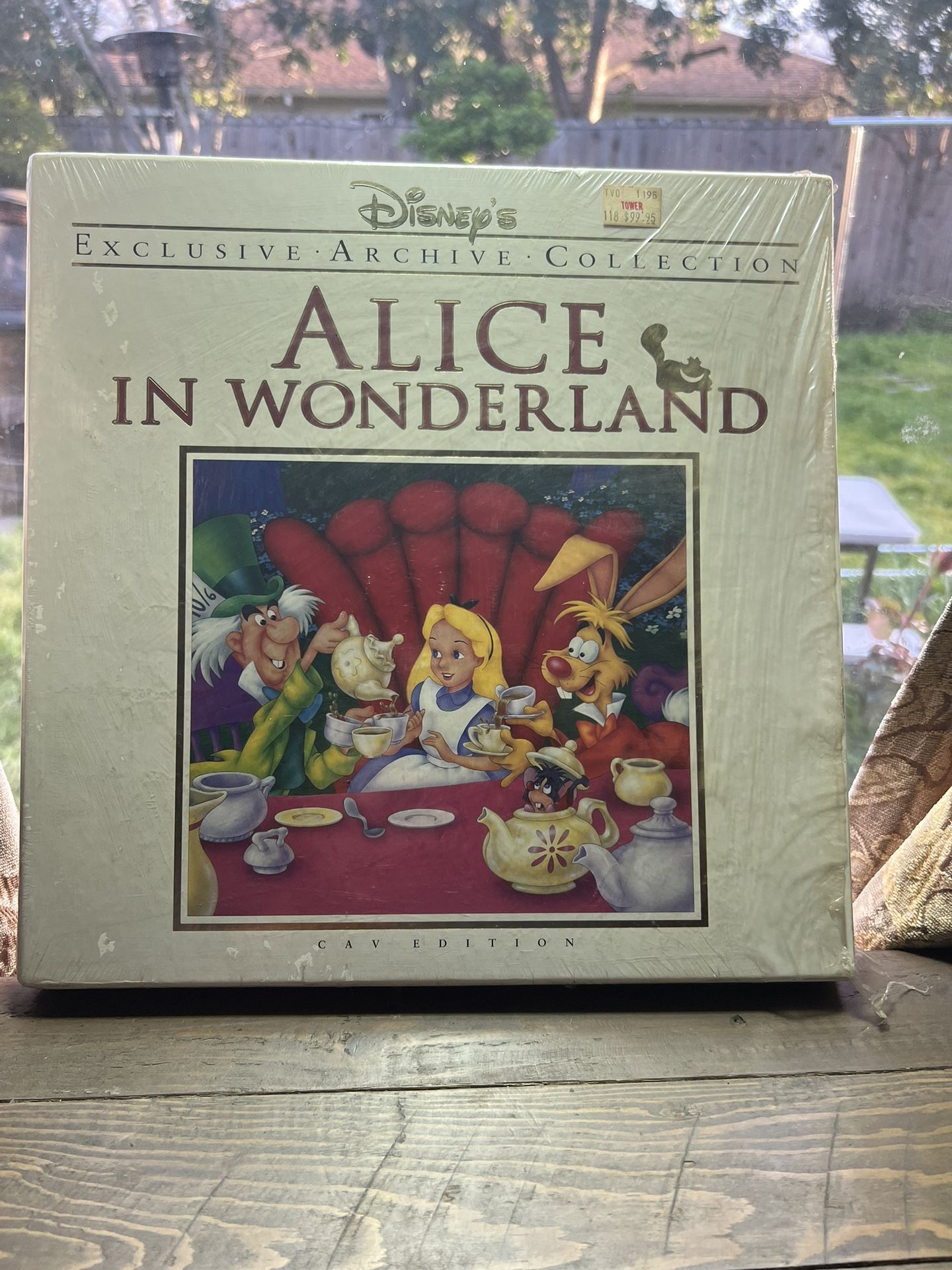 Alice In Wonderland Cab Edition