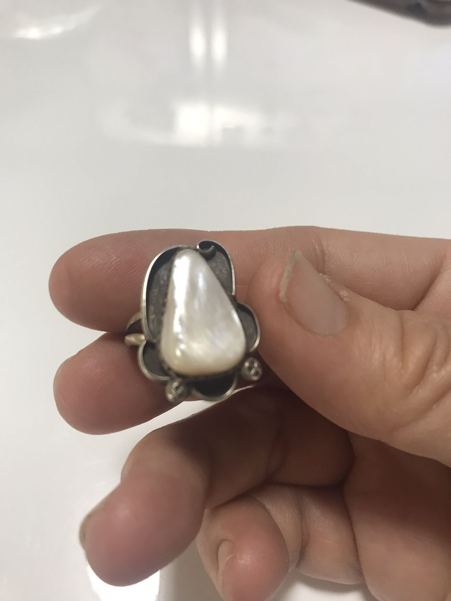 Charming Vintage Native American Silver Ring (size7-71/2)