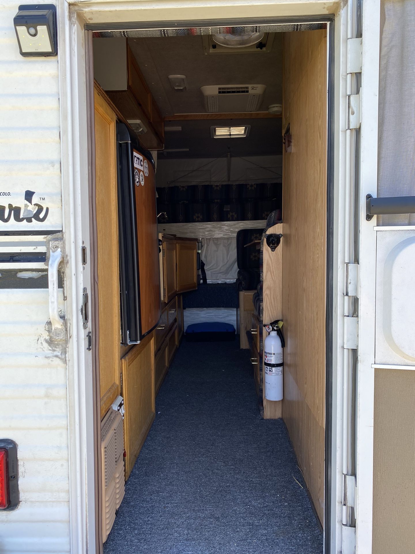 Hallmark Cuchara Xl pop up truck camper for Sale in Garden Grove, CA