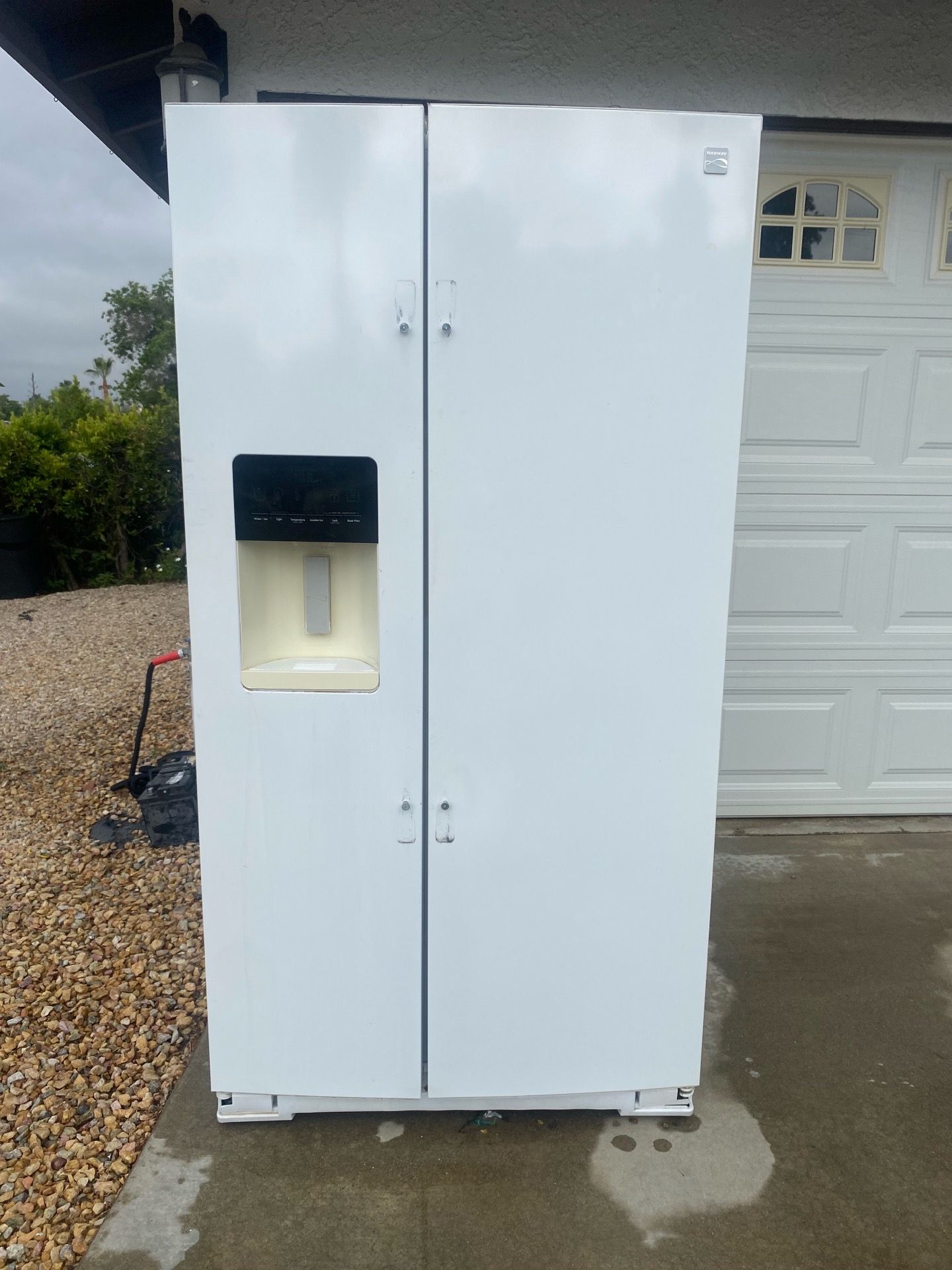 Refrigerator