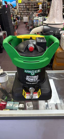 Unger HydroPower Ultra (Small) pure water window cleaning system
