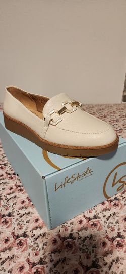 NEW Women's Shoe