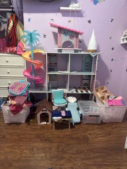 Lol Doll House And all accessories in photo