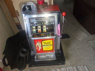 Mills 5 Cent Primadonna Slot Machine