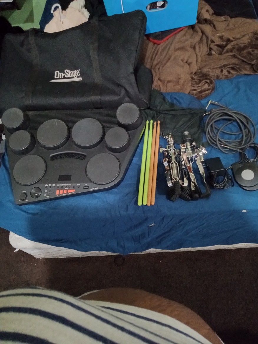 A Yamaha Dd-59 Drum Set