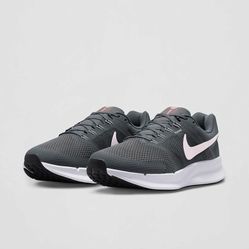 Nike Run Swift  3 Sneakers 