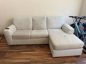 Ashley Furniture Sofa 2-Piece Sectional with Right-Facing Chaise