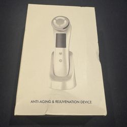 M80B personal care and beauty appliance facial massager. 