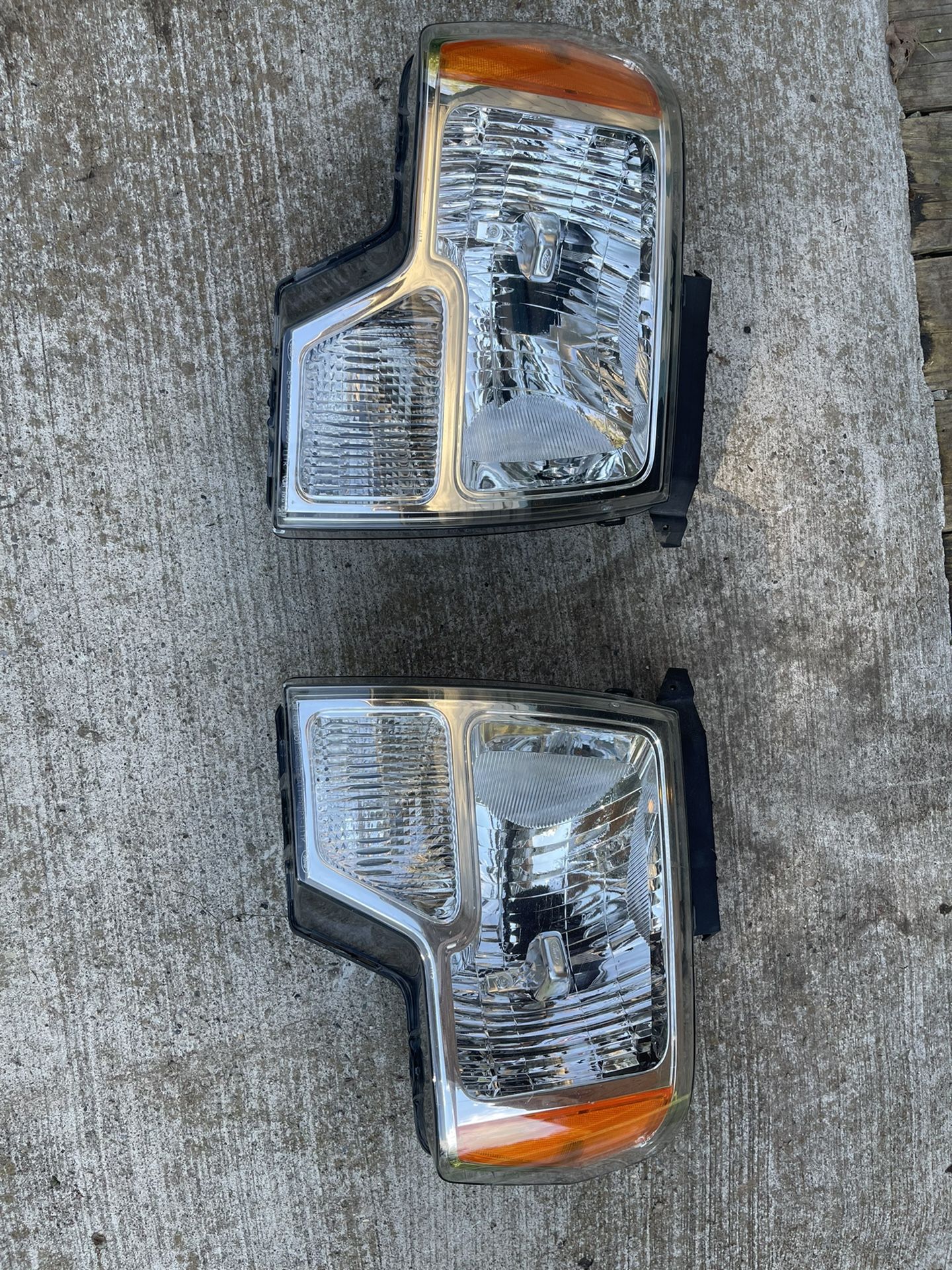 09-14 Ford F150 OEM Headlights