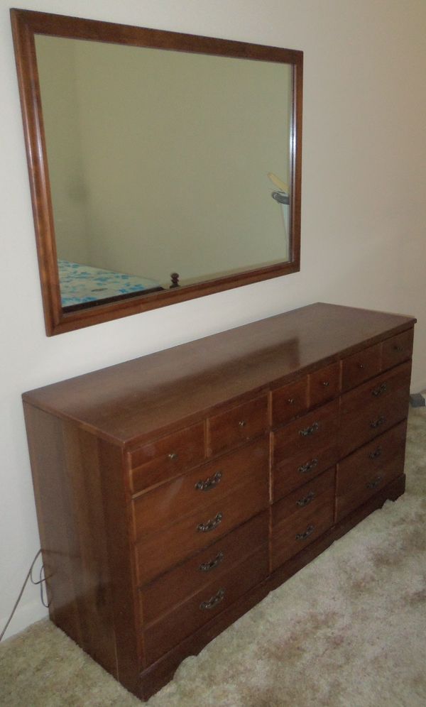 50 KROEHLER CUSTOM CRAFTED SOLID MAPLE MID CENTURY MODERN 9 DRAWER