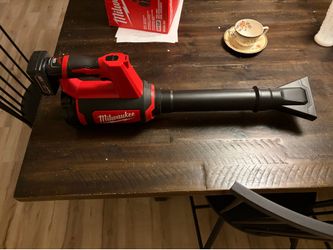 Milwaukee M12 Blower