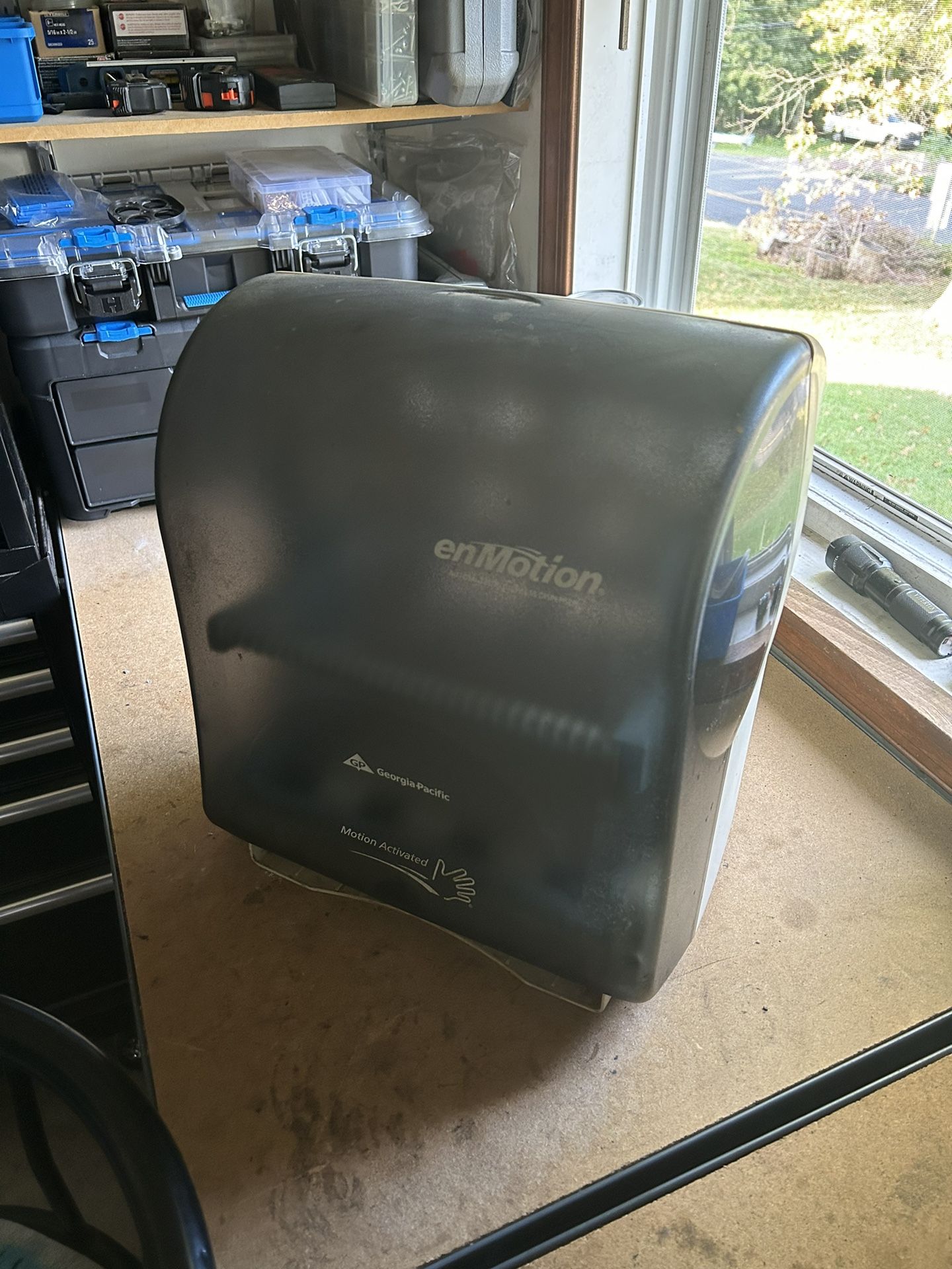 Automatic Paper Towel Dispenser