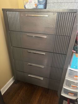Dresser
