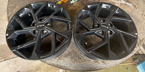 2026 Kia K5 OEM 18x7.5 Black Factory Wheels – Pair – Like New