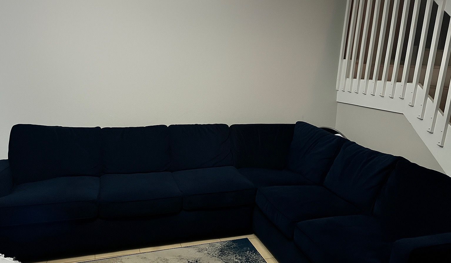 Blue Navy Sectional Sofá
