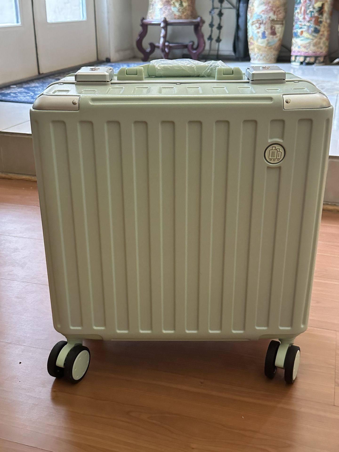 18 Inch Carry on Hard Cover Suitcase Luggage