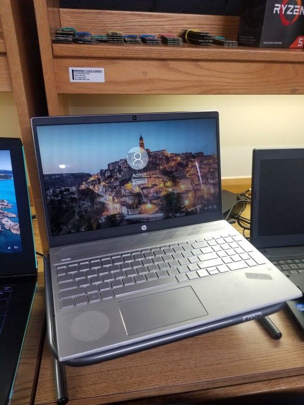 TOUCH SCREEN HP PAVILION 15 WITH 15.6 INCH SCREEN (SHOP6)