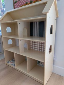 Large Doll House