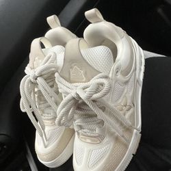 LV Skate Sneaker Beige Size 9 (42)