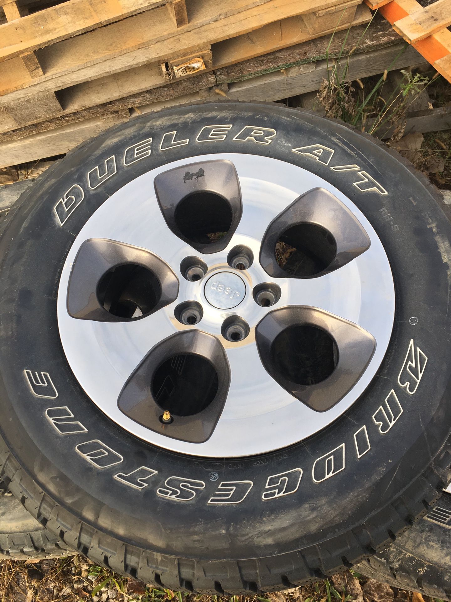Bridgestone Dueler A/T jeep tires/wheels