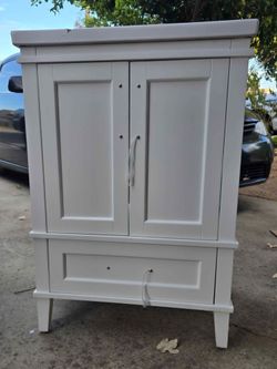 24" Restroom vanity