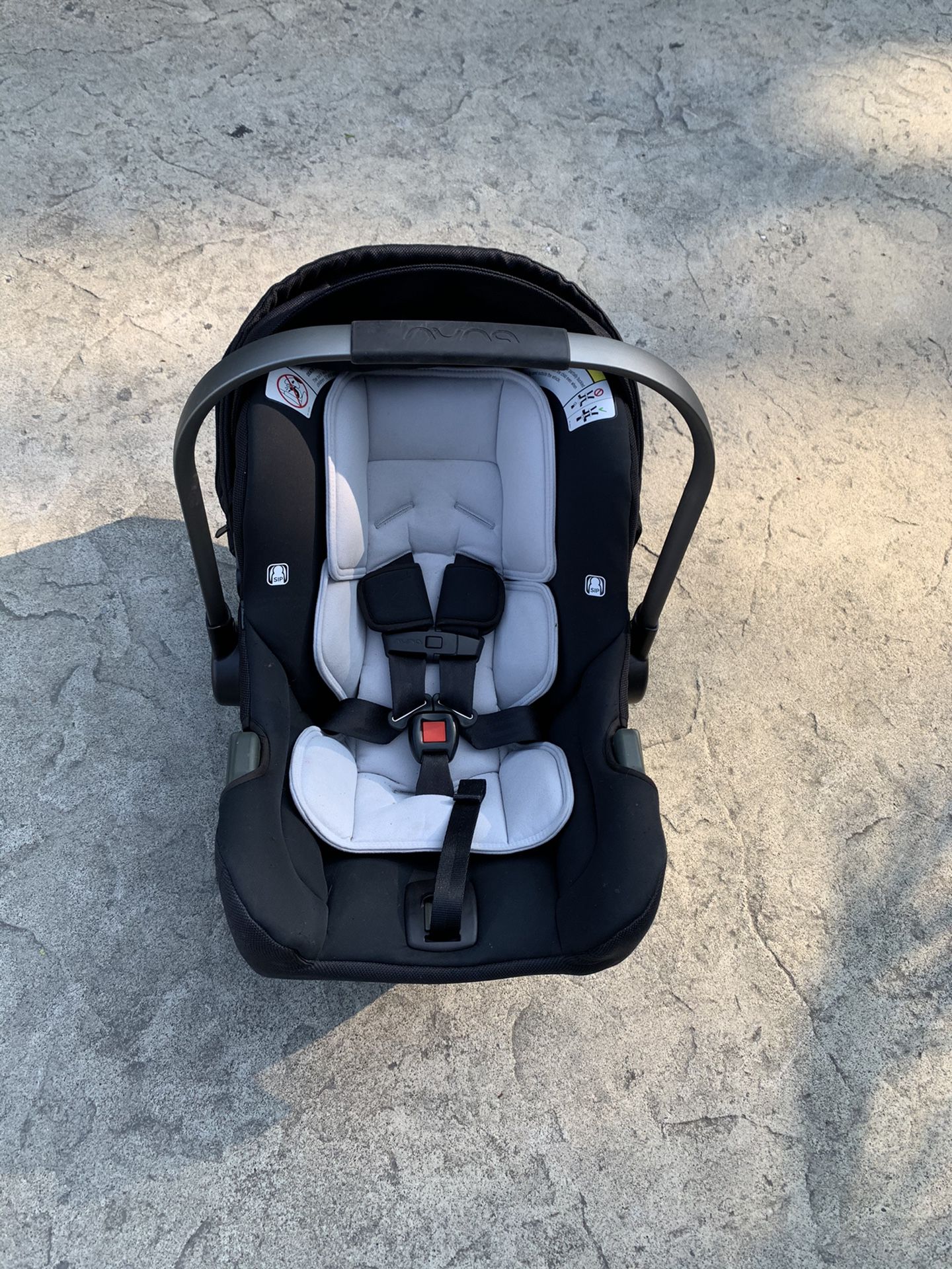 Nuna PIPA Car Seat & Base baby