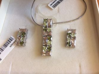 Silver earrings and pendant set