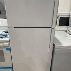 GE Refrigerator Top Freezer 28” Wide
