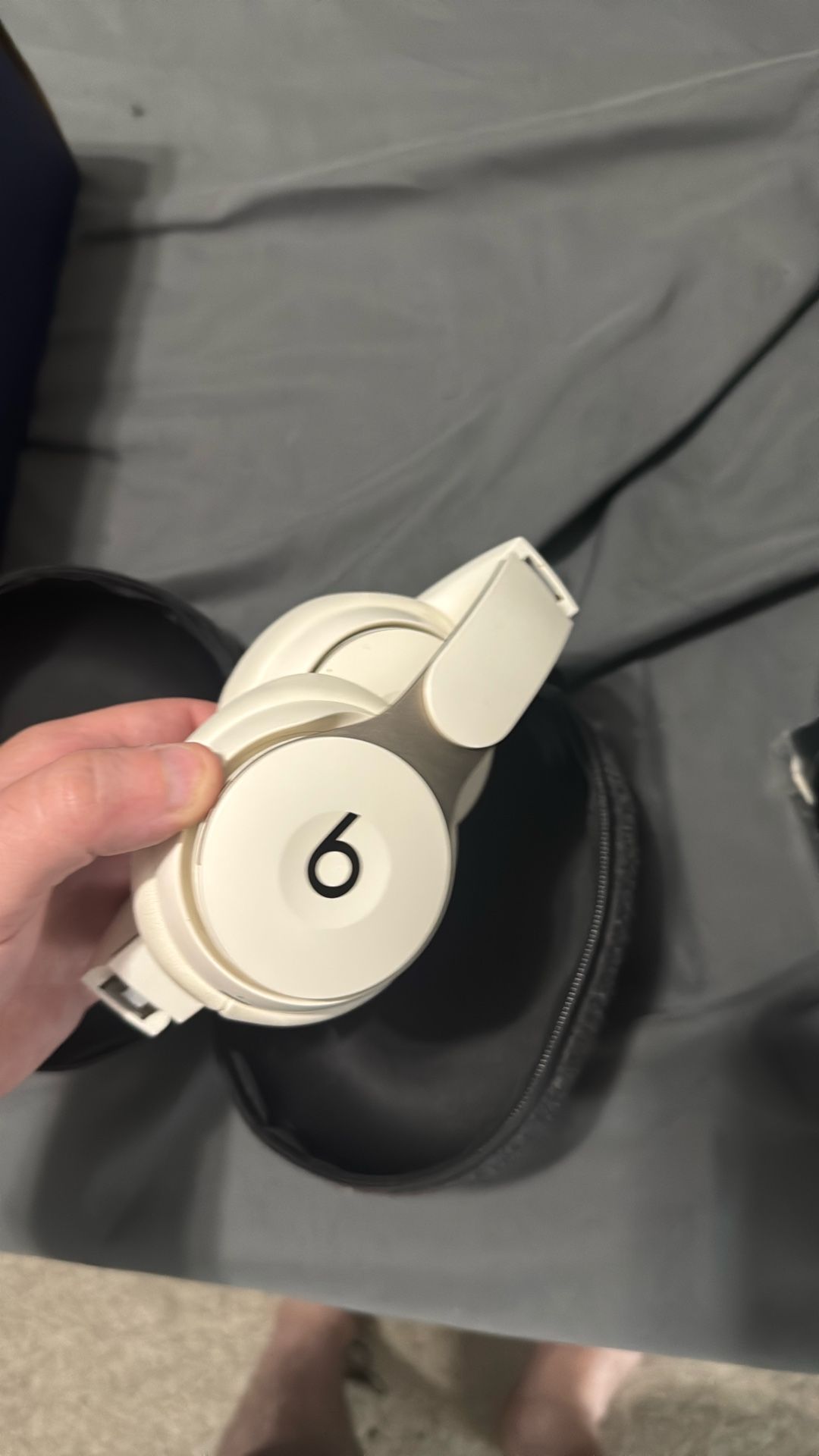 Beats Solo Pro