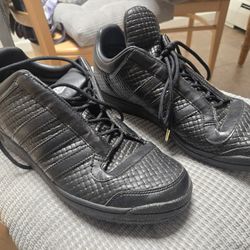 Adidas 10.5 Sneakers 