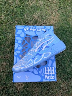 Basketball shoes