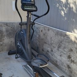 NordicTrack Elliptical Machine  ( Make an offer!)