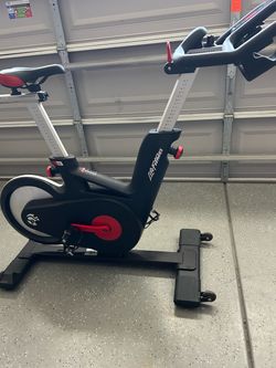 Life Fitness IC6 Indoor Group Cycle