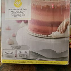 Wilton High & Low Cake Turntable 
