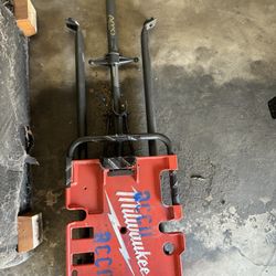 Milwaukee Tripod Chain Vise