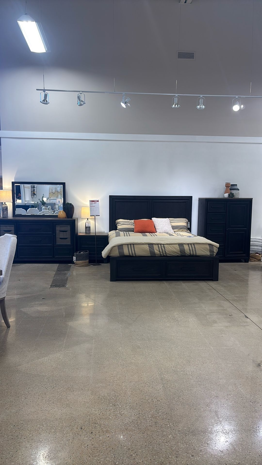 CLEARANCE!! Beautiful KING sized Black Bedroom Set With Slow Close Drawers