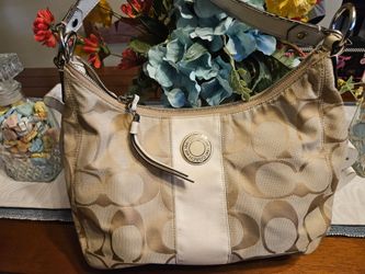 Beautiful Designer Coach Purse