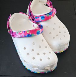 Crocs Classic Clogs in the White/Multi Color Men's 13