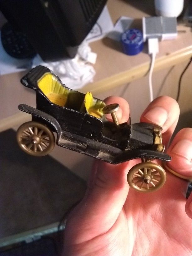 Tootsie Toy 1912 model T Ford Chicago Medal Car Vintage (collectable)
