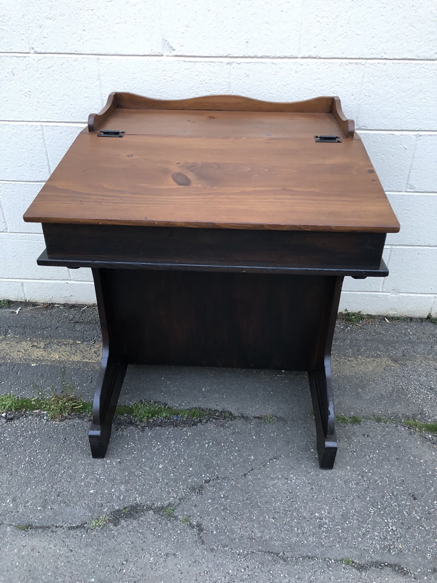 Small wood desk !