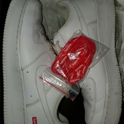 Slitly Wore. AF1 Supreme