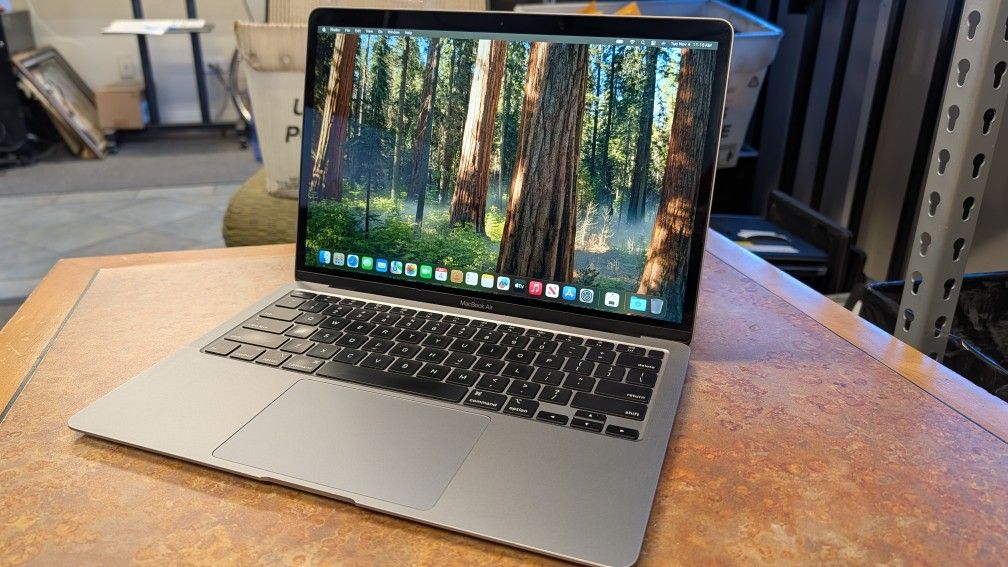 Apple MacBook Air Retina 13" 2020 8gb 256gb SSD Laptop