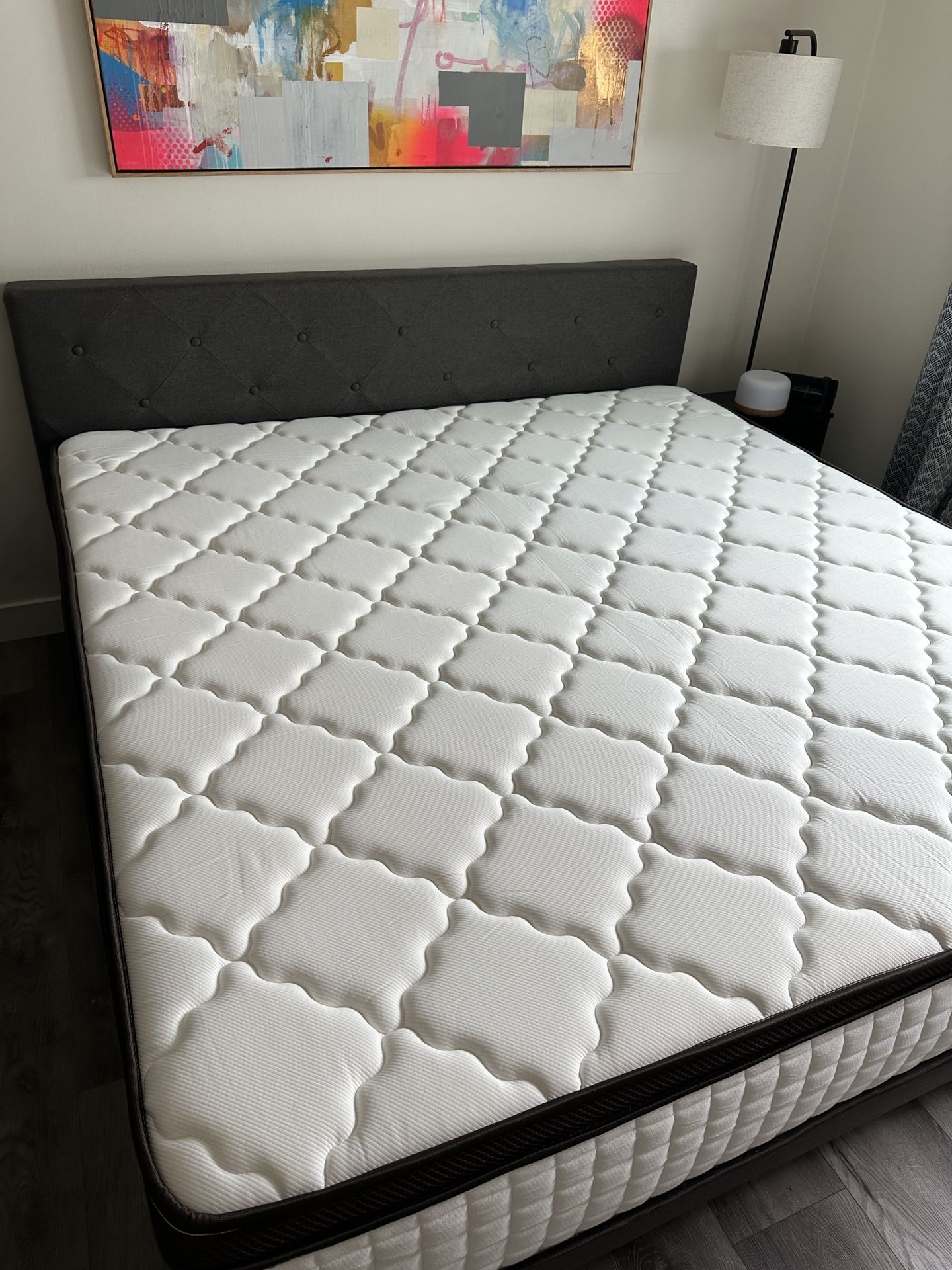 King Size Hybrid Mattress - Lightly Used