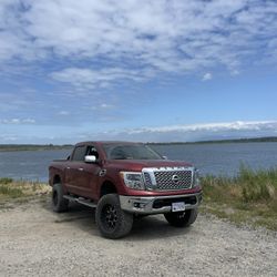 2017 Nissan Titan 