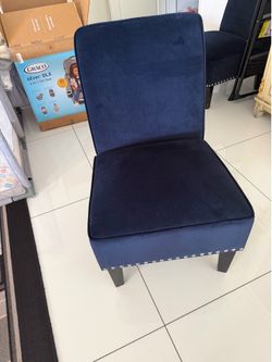 Elegant Navy, ￼side couches