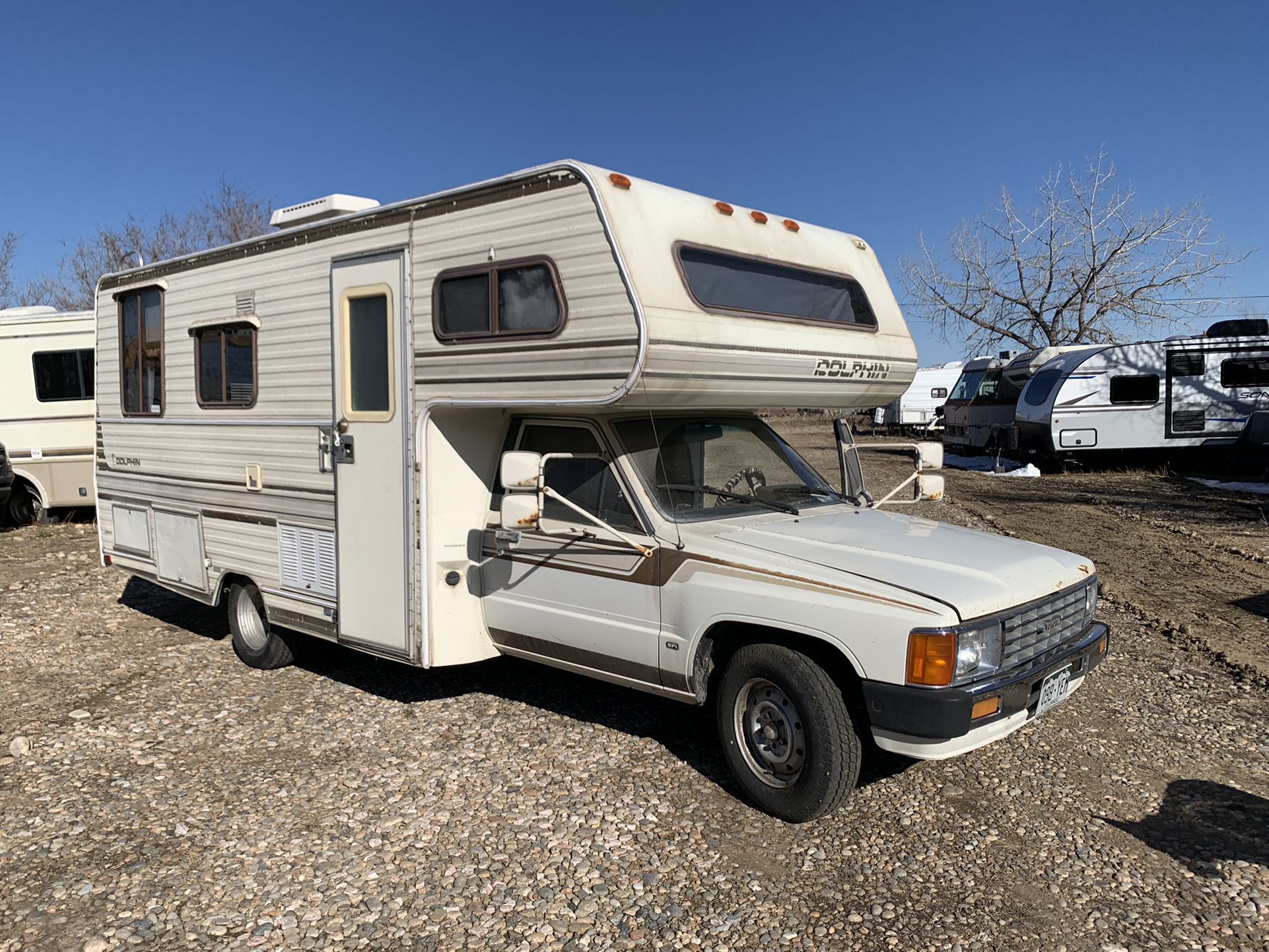 86 Toyota Dolphin RV