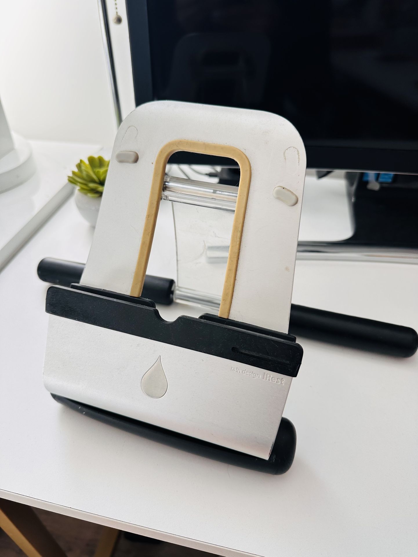 iPad /Kindle Holder/ Stand