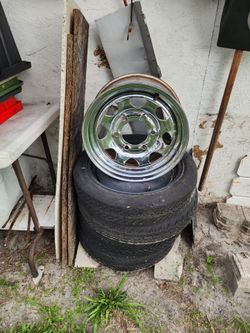 Nissan hardbobody 6 lugs rims 4 factory original spare
