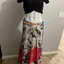 two views skirt
