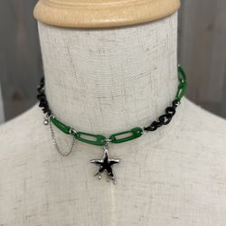 Green and black star choker